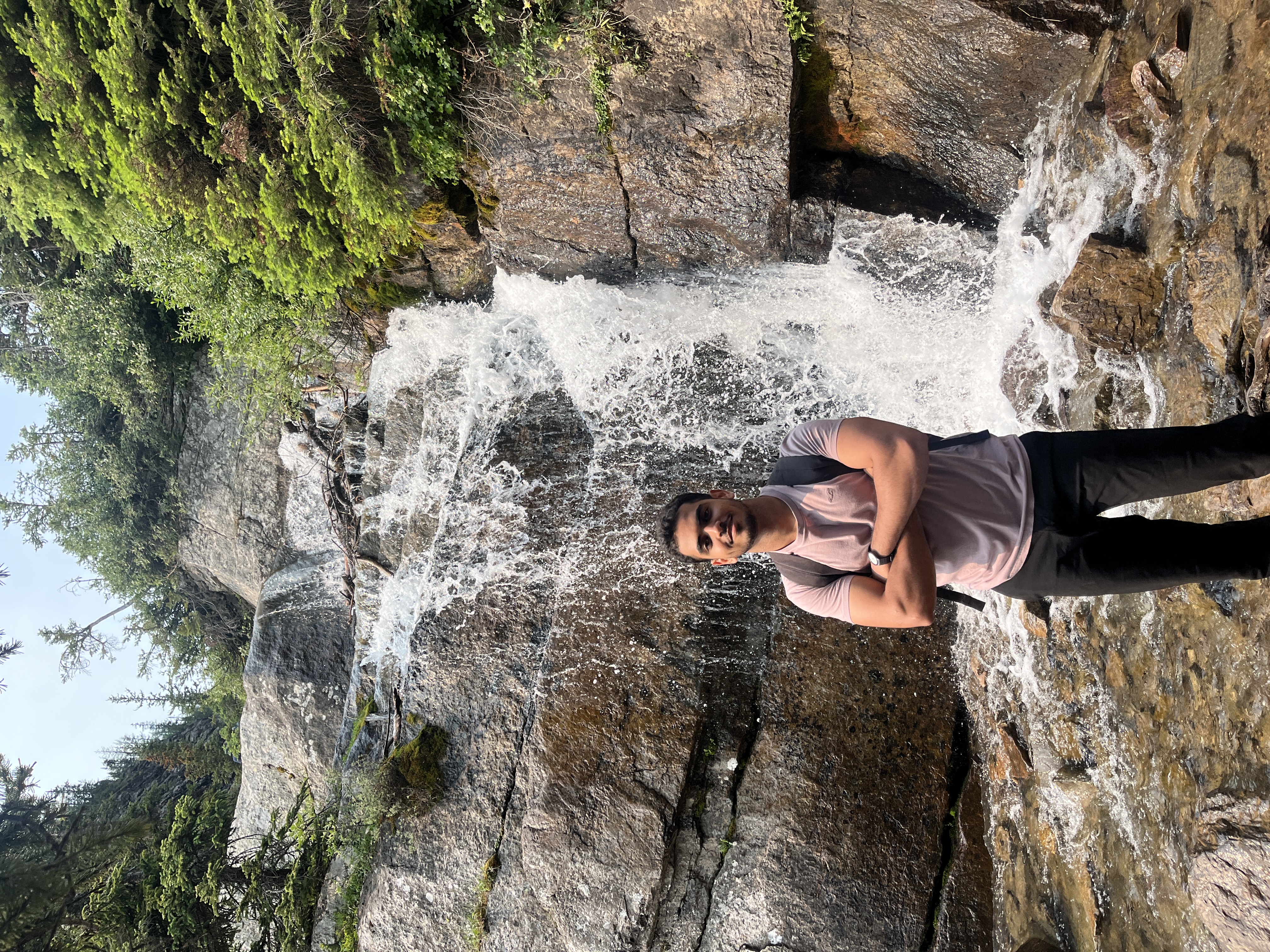 Small waterfall on Lake Agnes Tea House trail