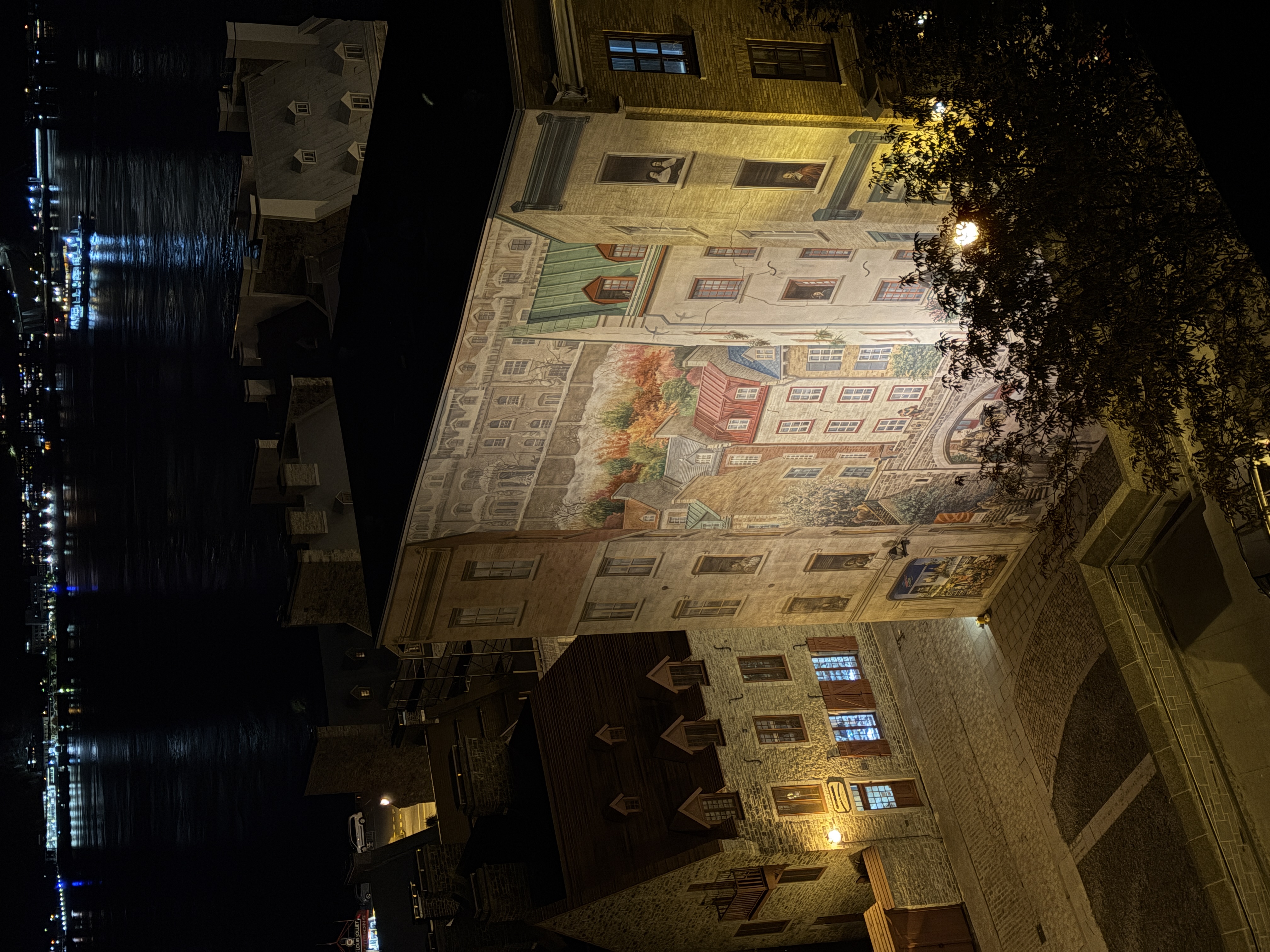 Fresque des Québécois mural in Old Quebec